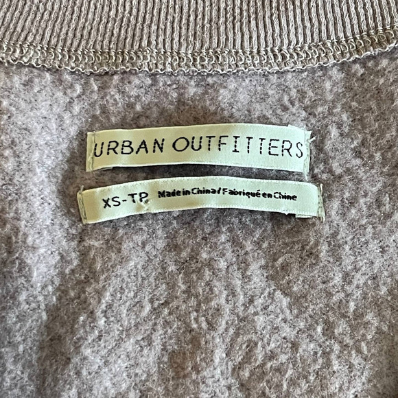 Urban Outfitters Women's Lillu V-Neck Pullover Fleece Top Sweater XS - Picture 2 of 8